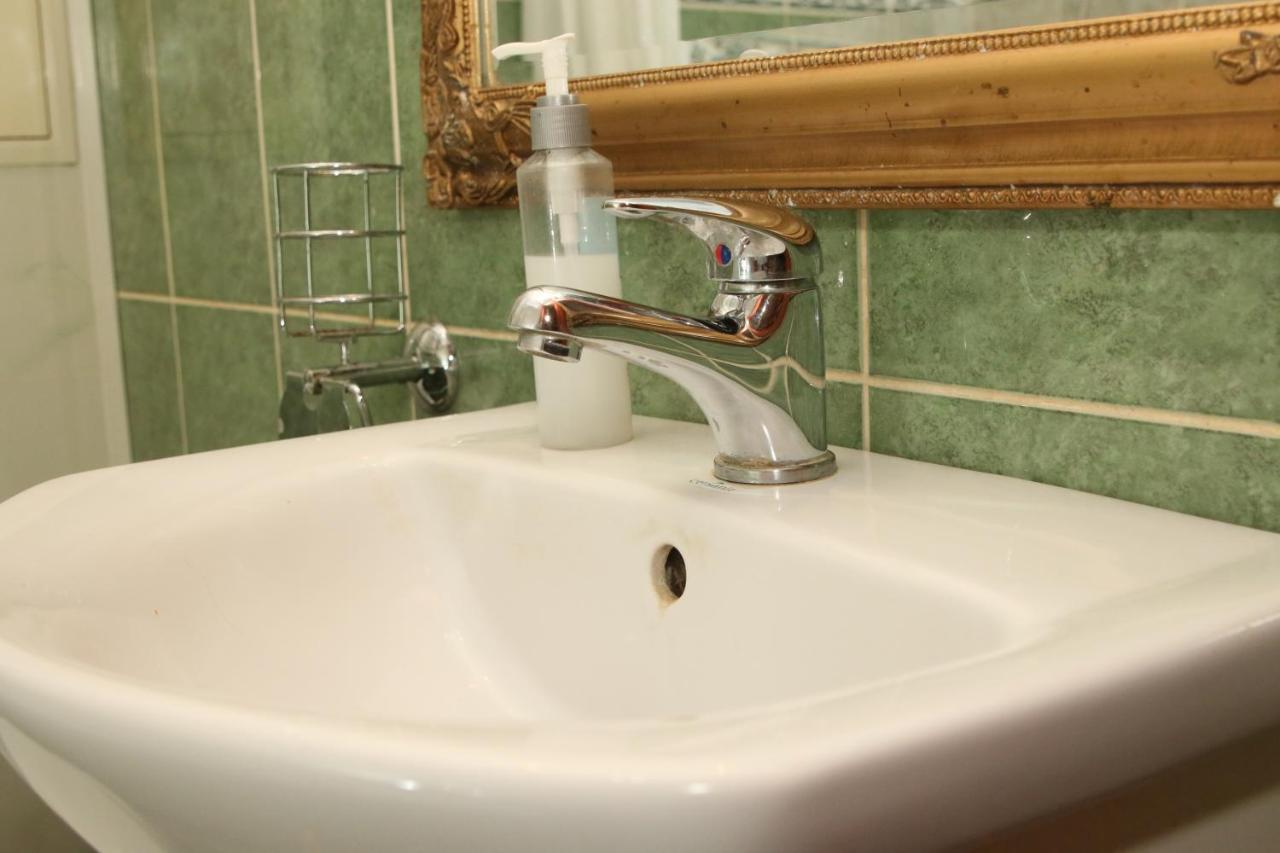 возле вокзала, центр Apartment *